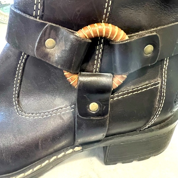 Timberland leather boots - Picture 2 of 5